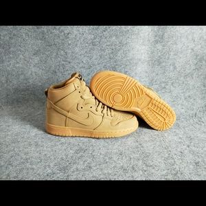 NIKE DUNK HI PREMIUM SNEAKERS